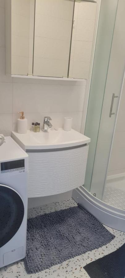 Elena - Studio Apartman Ičići Esterno foto